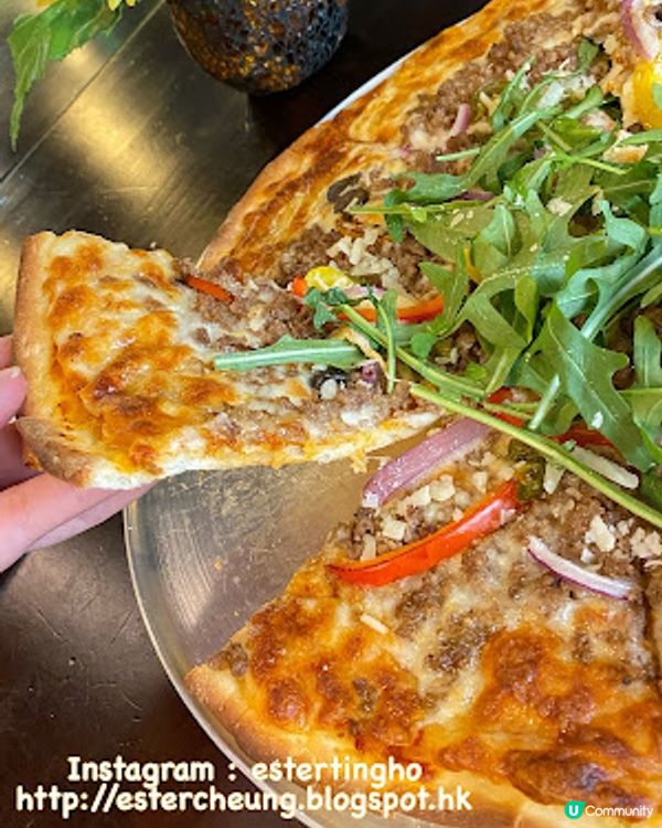 【西環 食記】西營盤高街。滋味午餐 ♥ 希臘羊肉披薩 + 蕃茄肉醬意麵 ♥ Zenith Bar & Grill