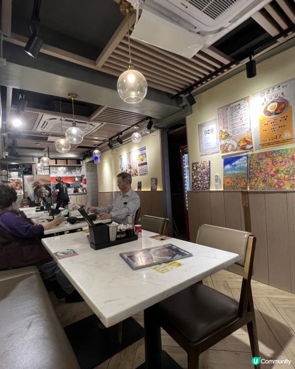 好多特色食品嘅潮式牛腩粉麵店