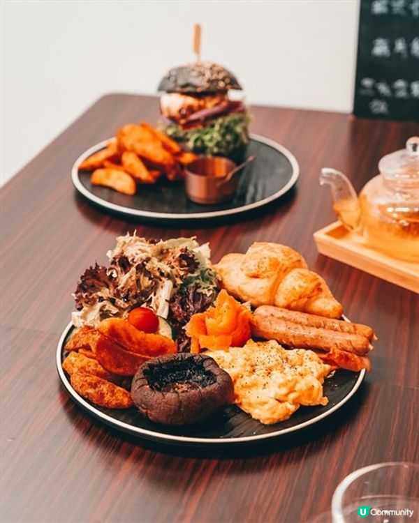 荔枝角純白水泥風cafe - GEO Café