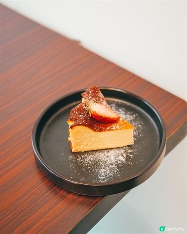 荔枝角純白水泥風cafe - GEO Café