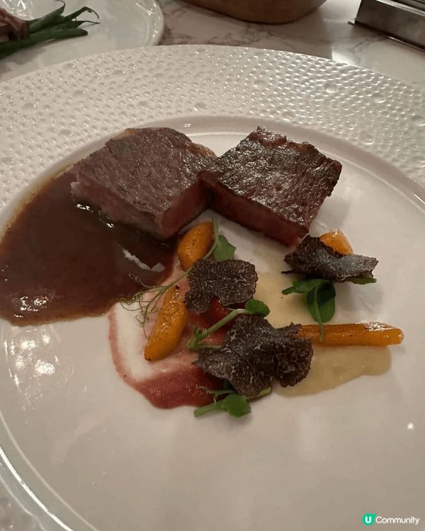 好吸引，甜品靚到好似藝術品一樣，一定要相機食先，chill滿...