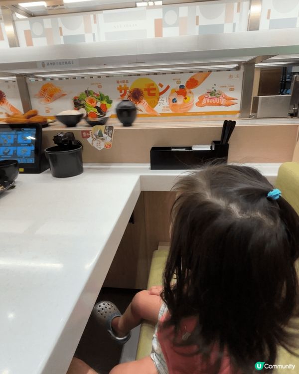 海洋公園坐海洋生物，坐纜車，最後出外吃壽司