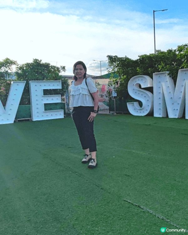 輕鬆出行 ，香港中環一座高60米的巨型摩天輪，從不同角度欣賞...