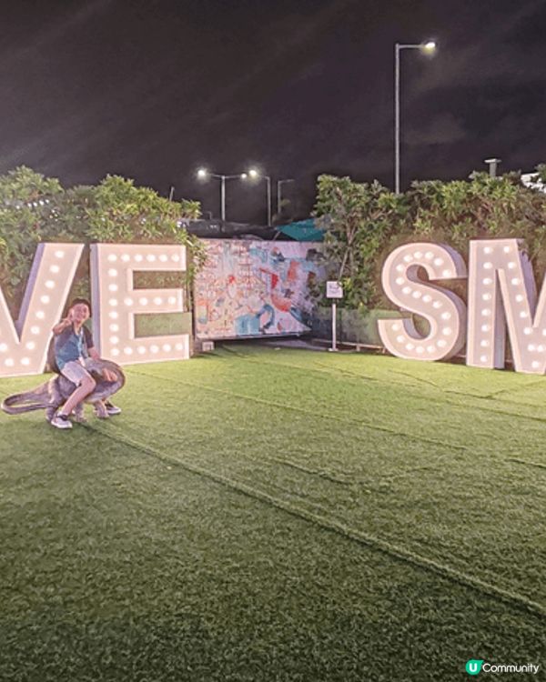 香港中環摩天輪， 夜晚上去坐摩天輪，迷人夜景 讓我 有個美好...