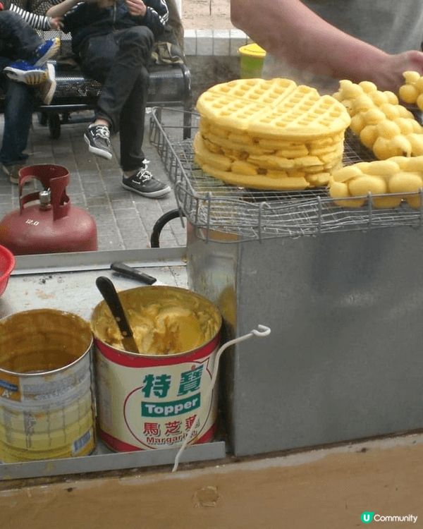 雞蛋仔，魚蛋燒賣，酥皮蛋撻，一定可以代表香港既小食.