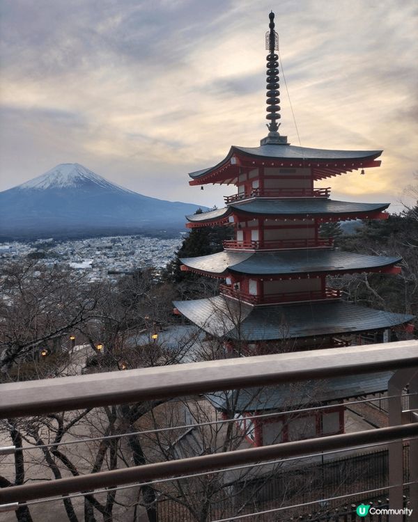 富士山及淺間神社,「富士淺間神社」散佈在日本最高峰富士山的山...