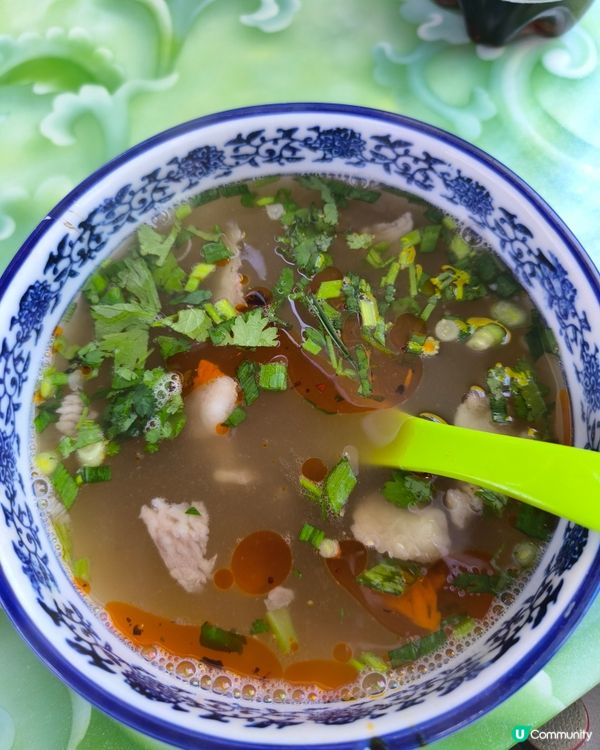 肉夾饃10蚊又大又熱又脆，羊肉串燒得來肉軟