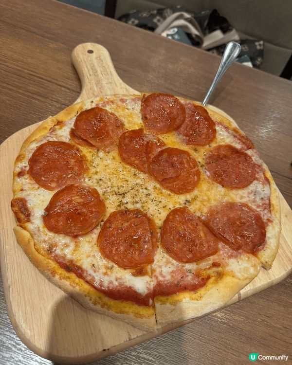 同朋友叫?個二人晚餐（有一個前菜，一個pizza，一個主菜，...