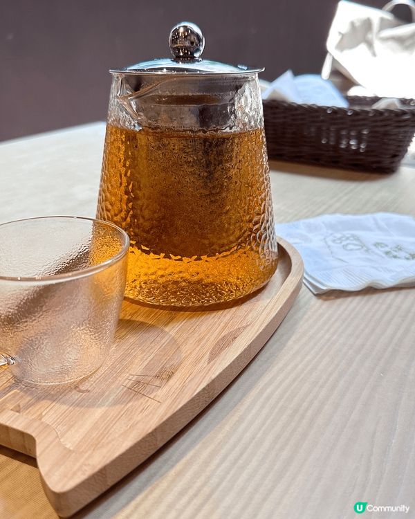 一間肉球森林餐廳 入面有大嘴鳥 ?猫 狐獴 好可愛加上食物都...