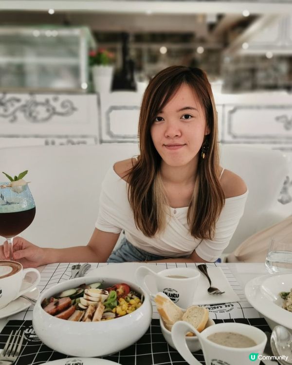 灣仔黑白餐廳🎨  打卡必去！