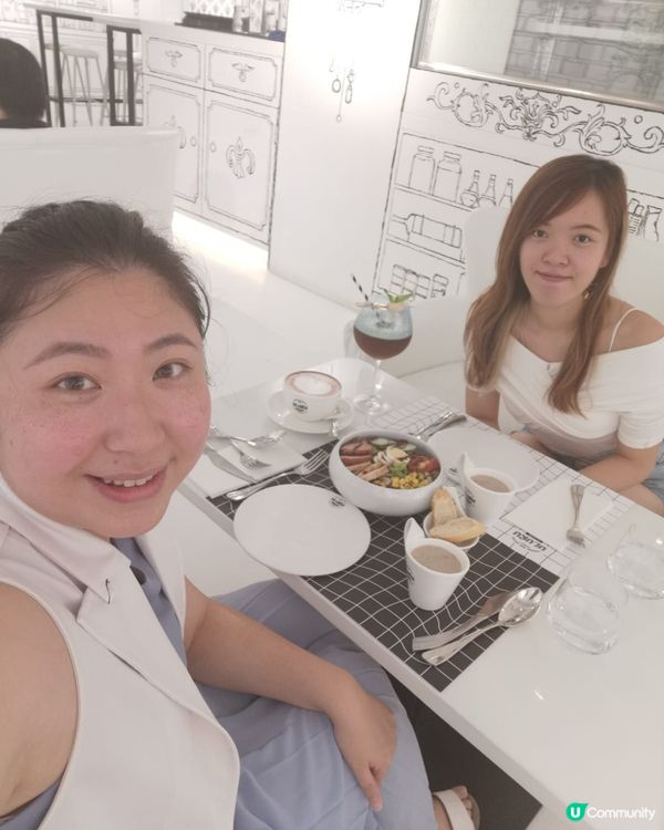 灣仔黑白餐廳🎨  打卡必去！