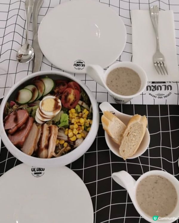 灣仔黑白餐廳🎨  打卡必去！