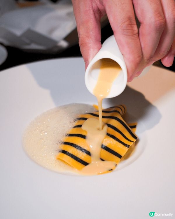 位於海港城的米芝蓮一星餐廳，環境寧靜舒適，見到有唔少人都特意...