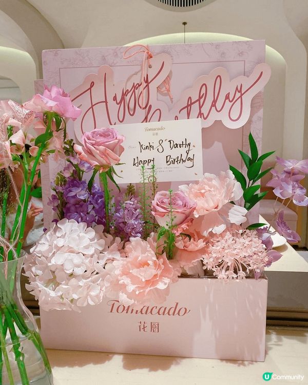 生日必到餐廳! 以花為主題，主打創意Fusion菜中加入花卉...