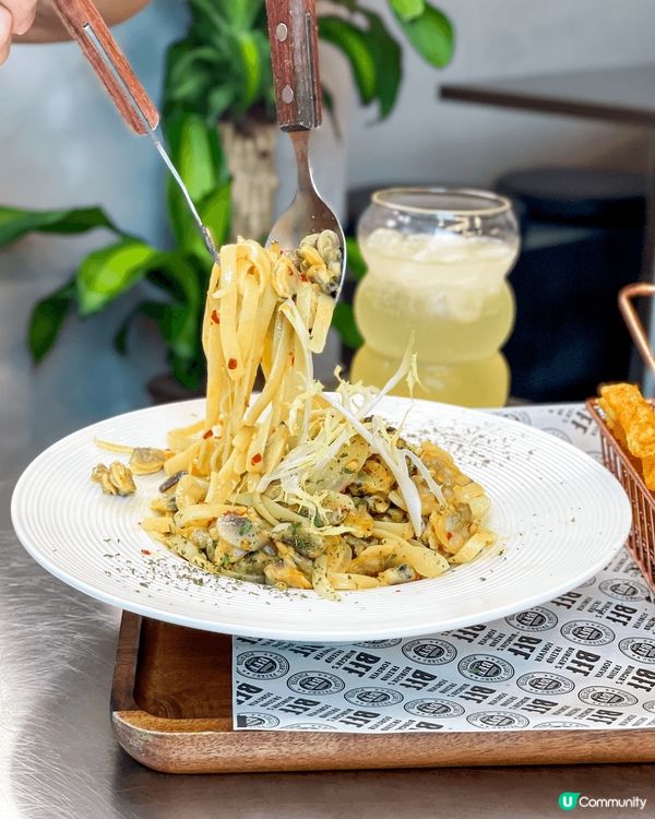 元朗｜新商場Burger店。BFF