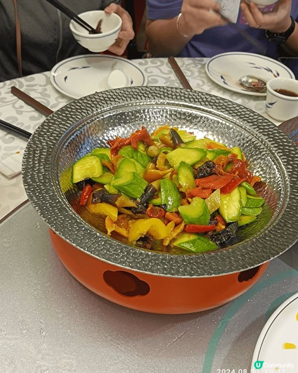 昨晚?旺角荷李活商業中心2樓壹號漁船，食呢個九大簋一圍超抵食...