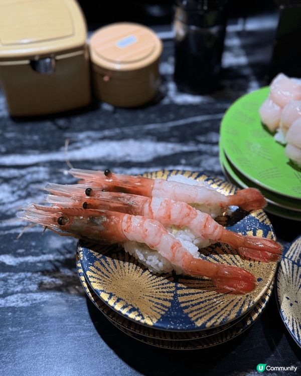 去日本必食迴轉壽司，性價比跟香港高很多，今次在東京試了根室花...