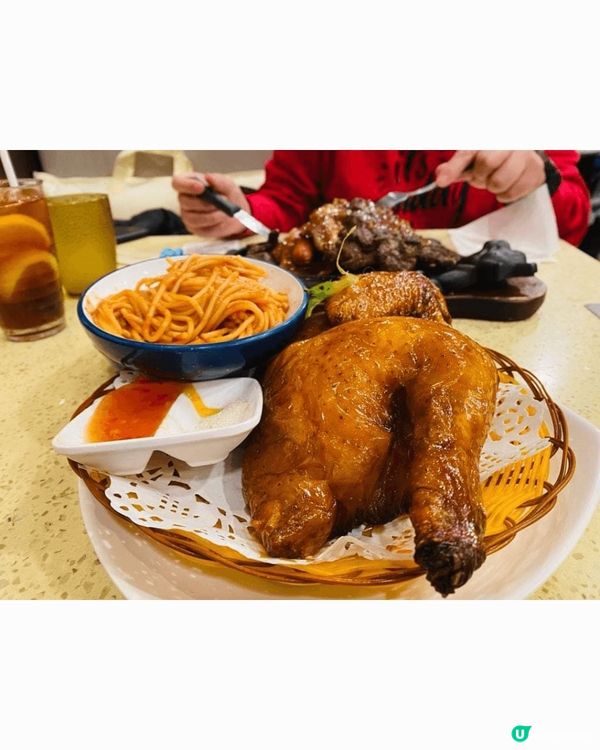 有d 食物係自己廚，有d 係一家人出街食, 有美味雞煲，燒春...