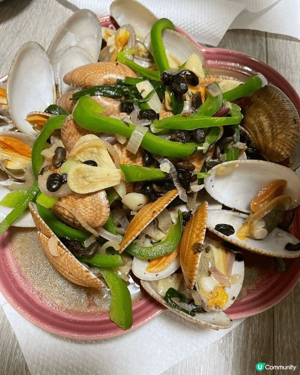 有d 食物係自己廚，有d 係一家人出街食, 有美味雞煲，燒春...