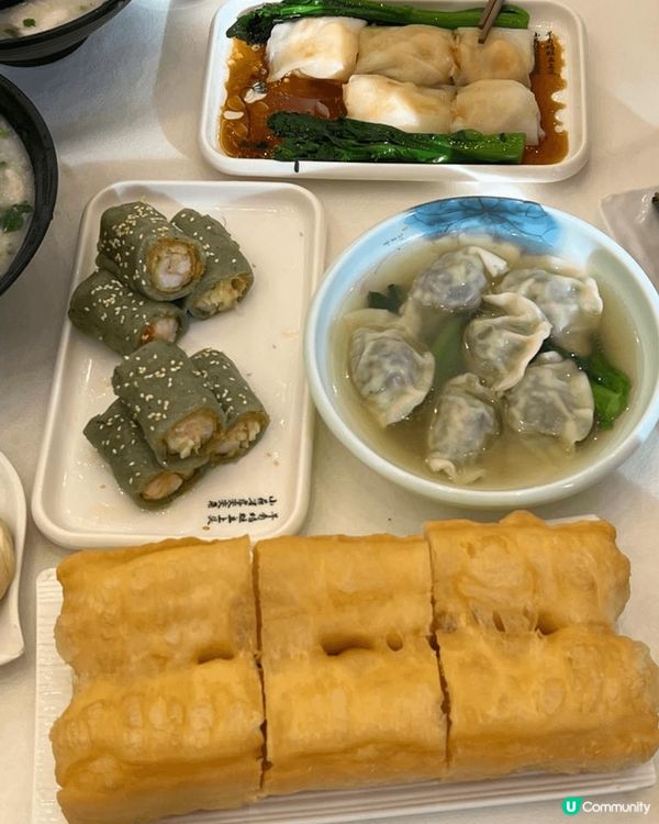 在香港這個國際都會，到茶樓吃飯，有很多選擇，有點心、粥粉麵飯...