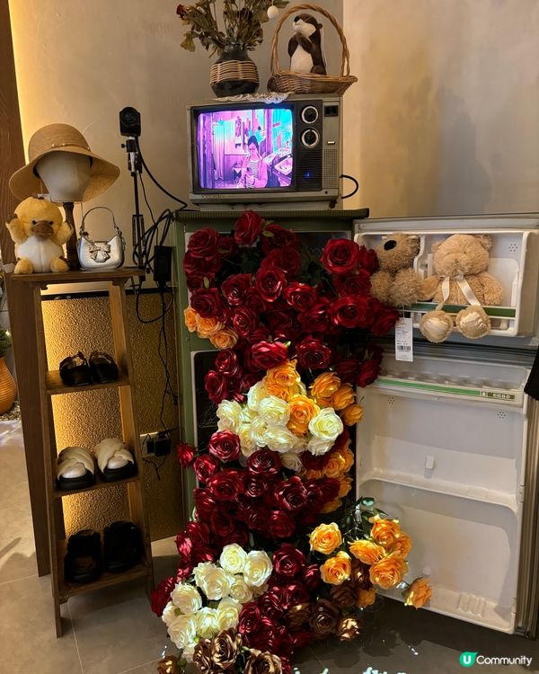 真係估唔到而家賣衫嘅舖頭都會咁美輪美奐,有咁多擺設俾大家影相...