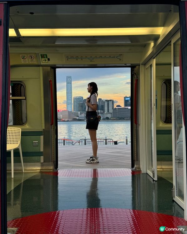 灣仔海濱打卡📸 復古燈柱配維港日落🌇