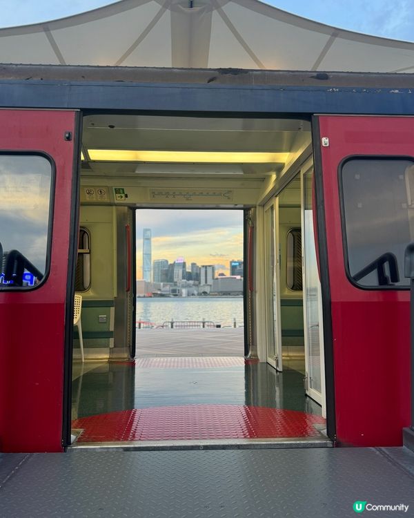 灣仔海濱打卡📸 復古燈柱配維港日落🌇