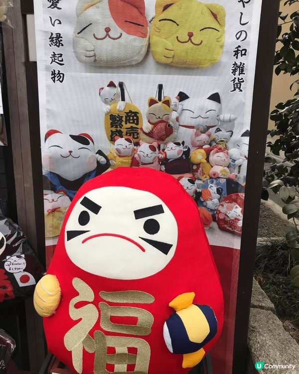 京都內的金閣寺，在京都非常有代表性的景點之一，因為全是金色所...