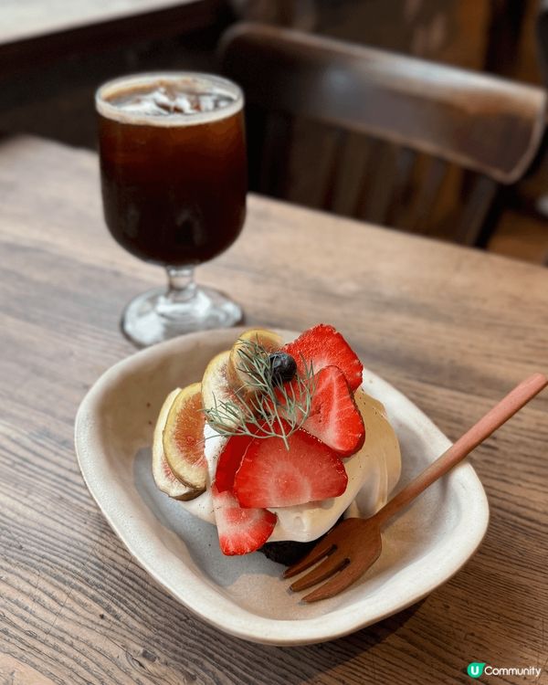 最近去了台北中山區，這裡有很多特色咖啡廳及小店，打卡一流，食...