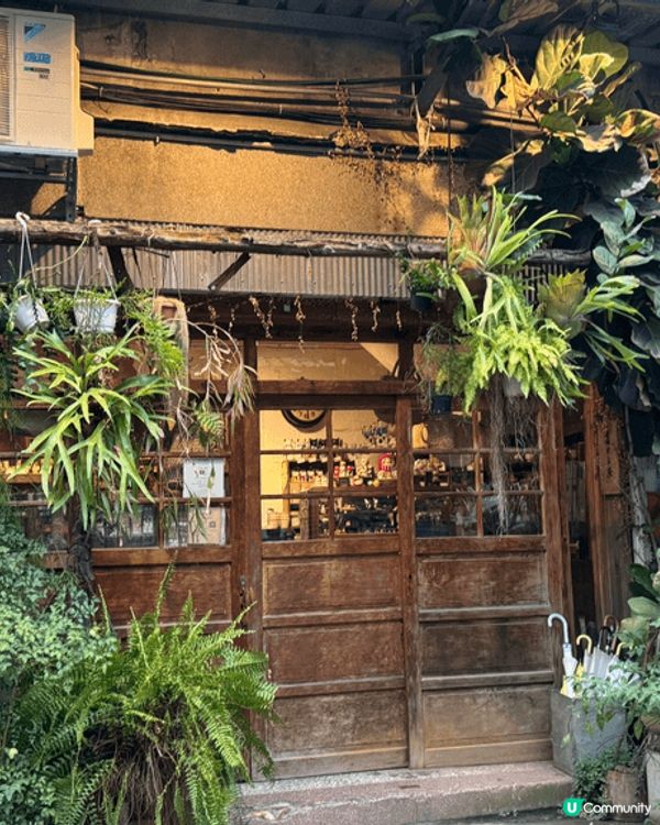 最近去了台北中山區，這裡有很多特色咖啡廳及小店，打卡一流，食...