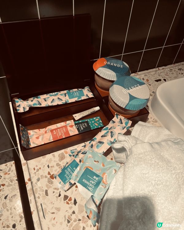 武漢之旅，桔子?酒店，價格便宜，空調夠，全部橙味用品，食物好...