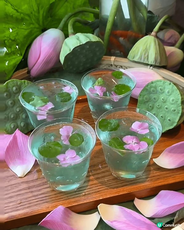 長沙的國風美學有荷花沙冰, 荷花氣泡水,荷花蓮子,荷花魚.....