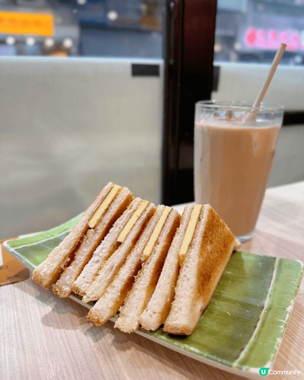 ??咖央多士 $30 多士都烘得香脆，入口有有微微椰香，但整...