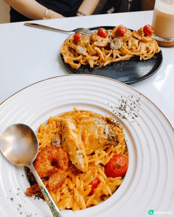 Set lunch 羅勒濃蝦汁扁意粉，蕃茄奶油汁雞肉燉意大利...