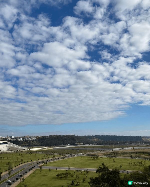 3幅相是在神秘之國--摩洛哥拍攝的，第一幅是在壯麗的撒哈拉沙...
