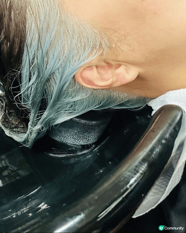 第一次係東門染頭髮，拉直，染髮加耳圈染，人仔900幾蚊。