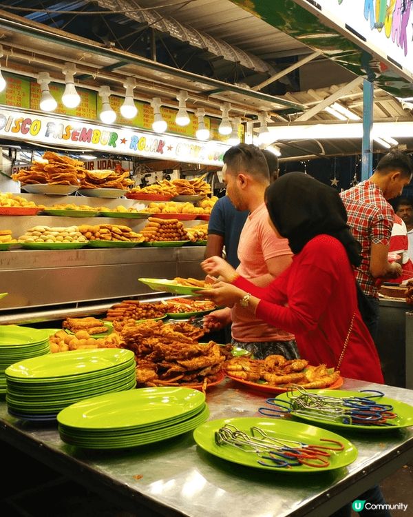 要食夜消，新關仔角是必然之選，畢竟佢係檳城最大的夜市，比汕頭...