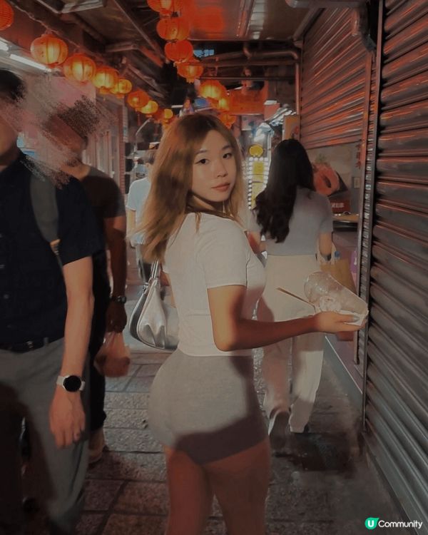 1)第一張是在墾丁的沙灘影的照片，天氣非常晴朗，聽?海浪的聲...