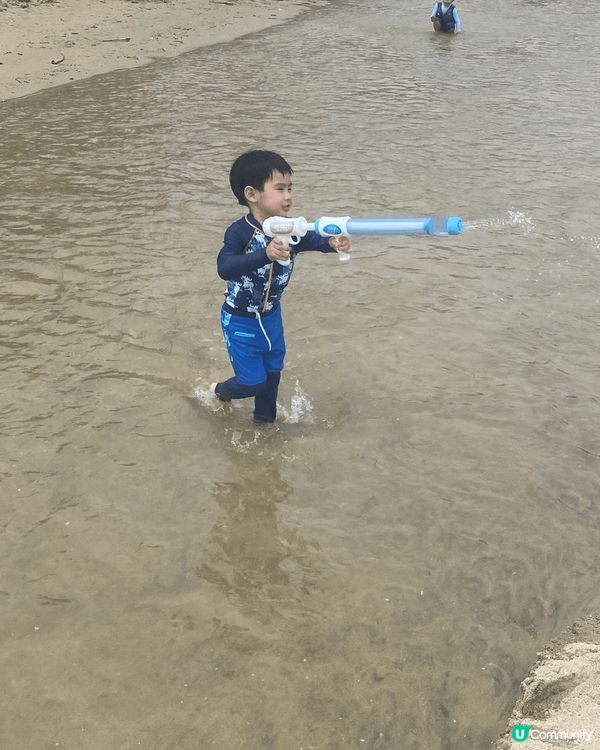 東涌下長沙泳灘，好舒服，?哂親子去玩水消暑，有條限時小河，淺...