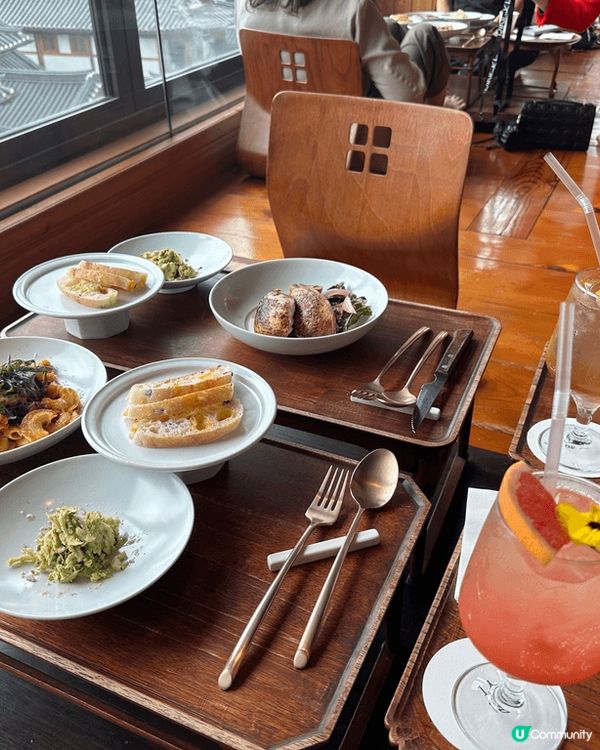 位於首爾郊區的恩平韓屋村的咖啡廳「一人一杯（1?1?）」，可...