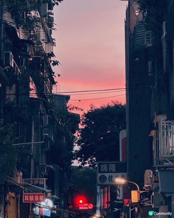 去台灣的話，可以去寧夏夜市。那裏可以嘗到很多平價又美味的小吃...