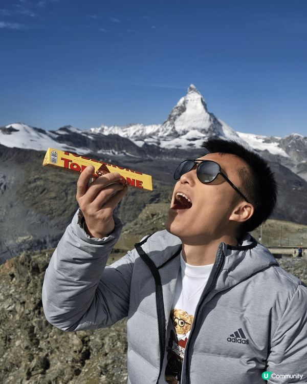 宏偉著名朱古力雪山配上絕佳天氣, 加上得意甫士同三角朱古力，...