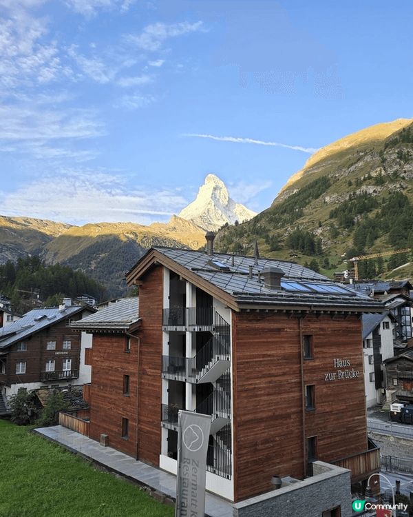 宏偉著名朱古力雪山配上絕佳天氣, 加上得意甫士同三角朱古力，...