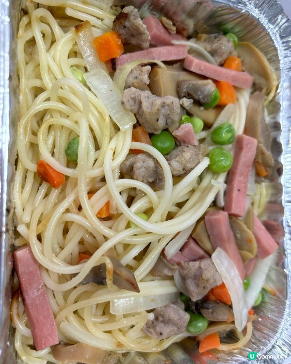 我最鍾意食嘅就係Pizza Hut嘅香蒜肉絲意粉,因為喺其他...