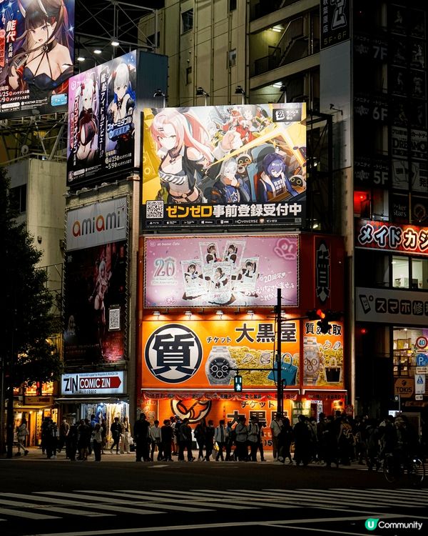 基本上每次去親日本都會去秋葉原，隨處都可以見到動漫角色整成嘅...