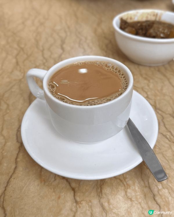 三盞燈係唔少緬甸人聚居嘅地方，因此有澳門小緬甸之稱。其中一間...