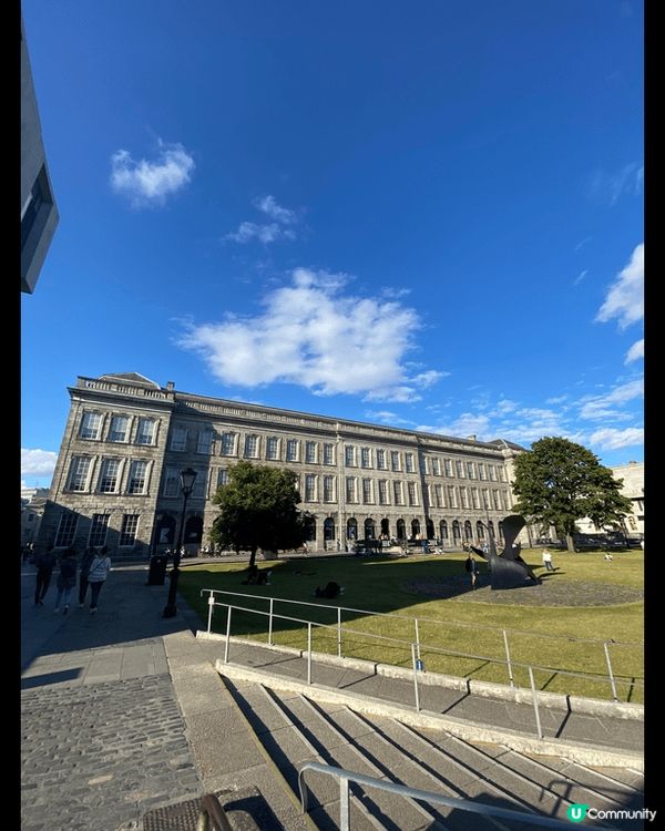 位於愛爾蘭??首都都柏林（Dublin) 的三一學院(Tri...