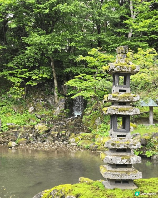 如詩如畫的金澤兼六園。