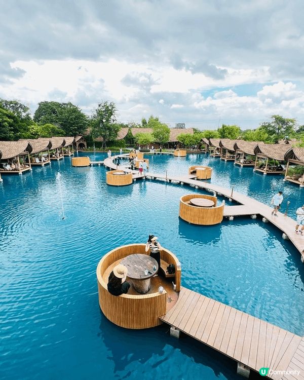 於泰國的佛統府有一個近年大熱、名為Bubble in the...