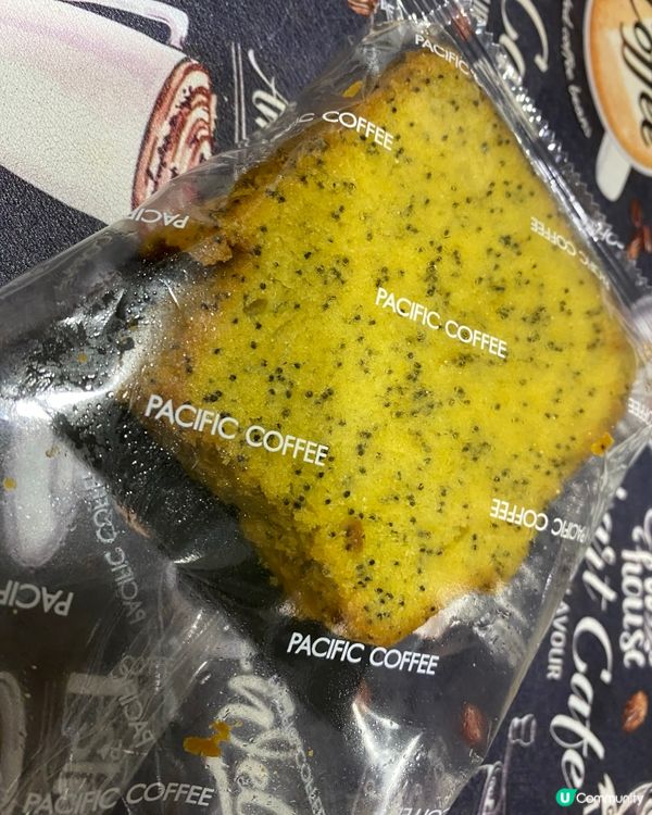 西式早餐之選,呢個磅蛋糕配熱齋啡或者鮮奶咖啡都一流｡因為偏乾...